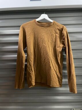 Uniqlo Long-Sleeve Crewneck Shirt in Camel
